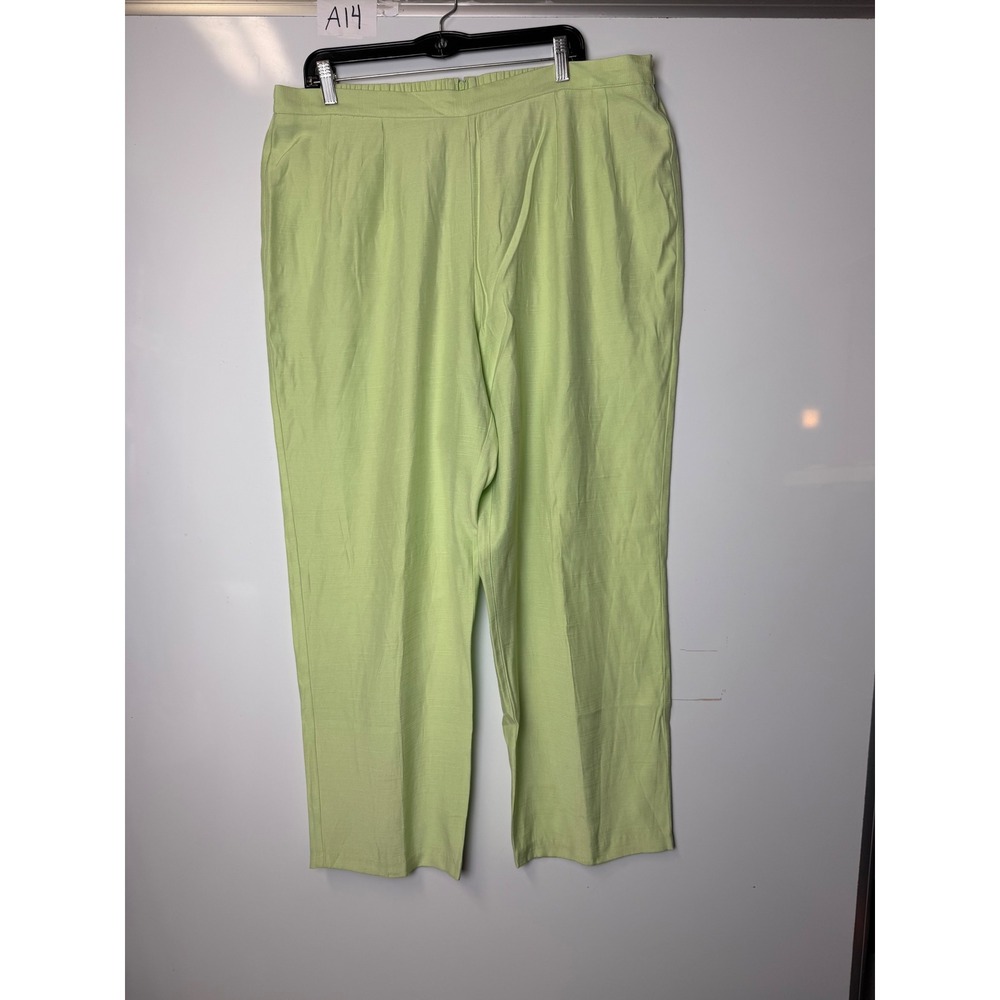 Dressbarn Woman Light Green Pleated Straight Leg Trousers Size 18W